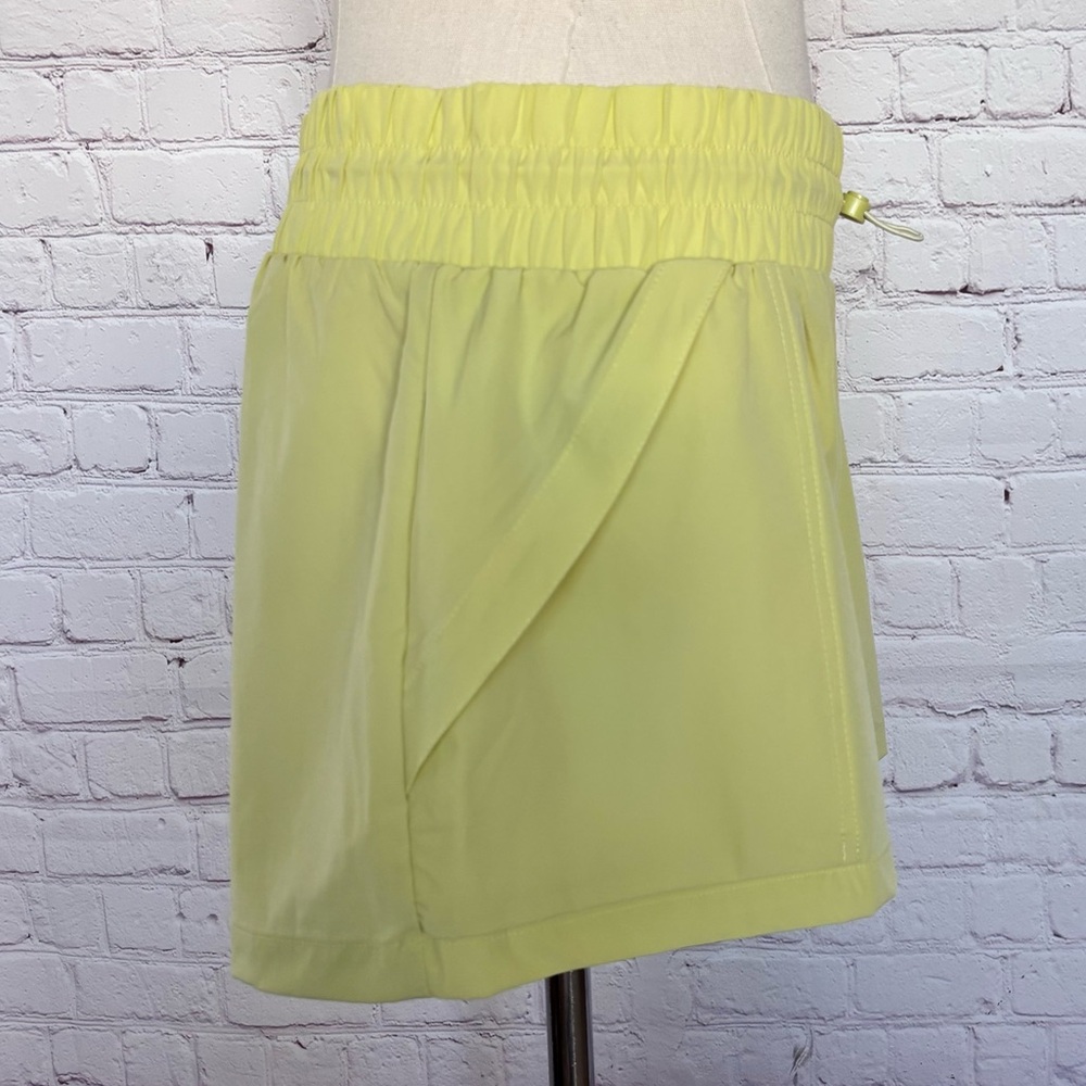 AVALANCHE Lime Green High Waisted Performance Shorts--NWT--M - Picture 2 of 15